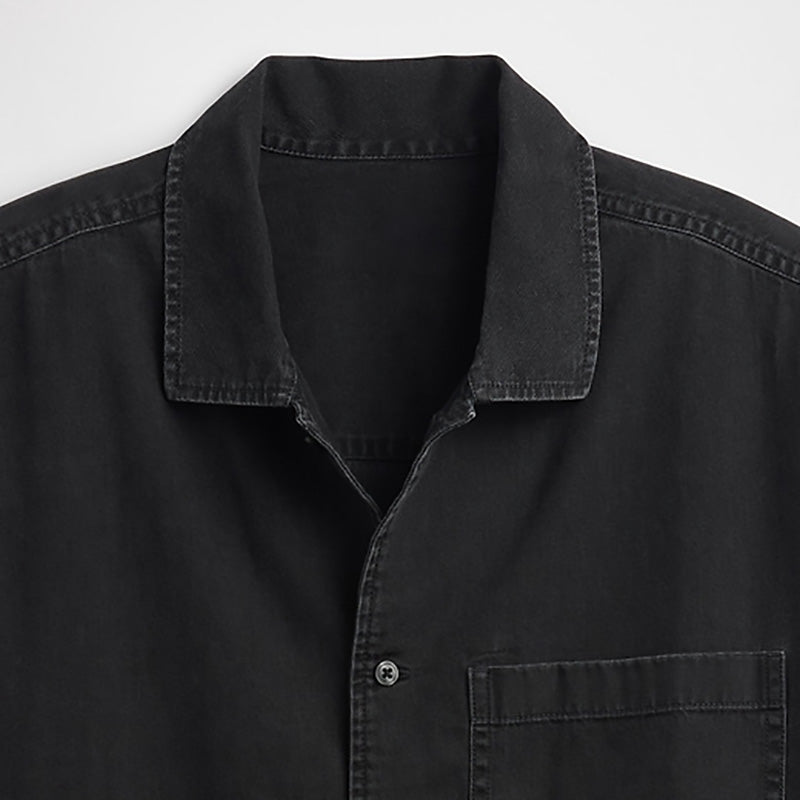 Schwarzes Herrenhemd aus Denim – lässiger Vintage-Look mit kurzen Ärmeln