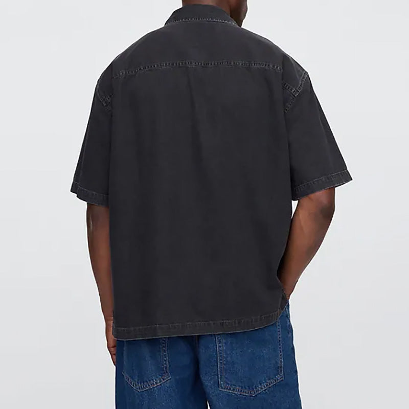 Schwarzes Herrenhemd aus Denim – lässiger Vintage-Look mit kurzen Ärmeln