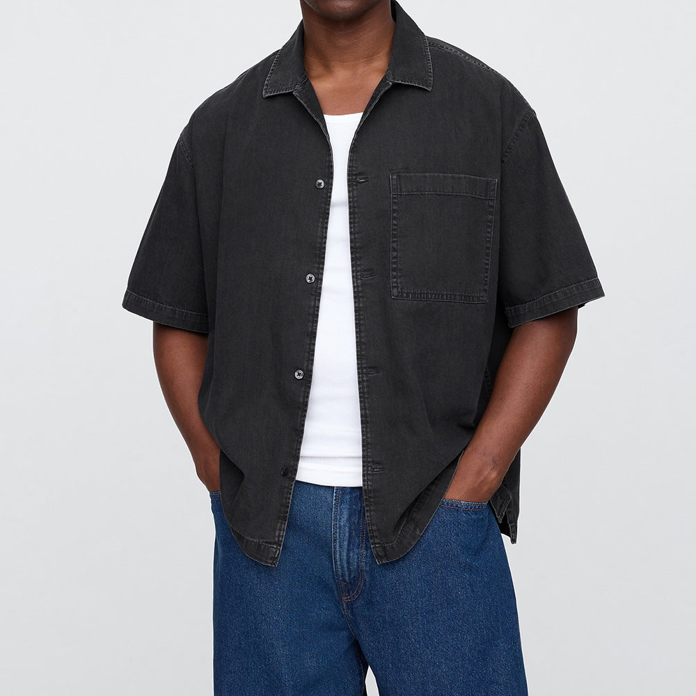 Schwarzes Herrenhemd aus Denim – lässiger Vintage-Look mit kurzen Ärmeln