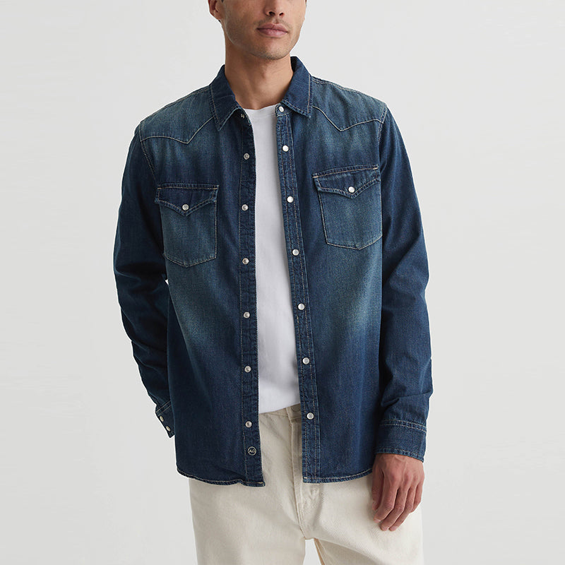 Dunkelblaues Denimhemd – cool und vielseitig