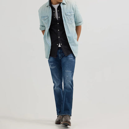 Hellblaues Herrenhemd aus Denim – klassisch und zeitlos